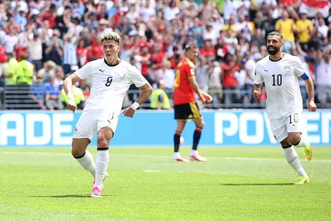 رابع المسجلين.. إمام عاشور ينضم لقائمة منتخب مصر التاريخية في كأس العالم